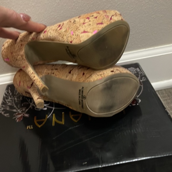 Platform Heels - Picture 5 of 7